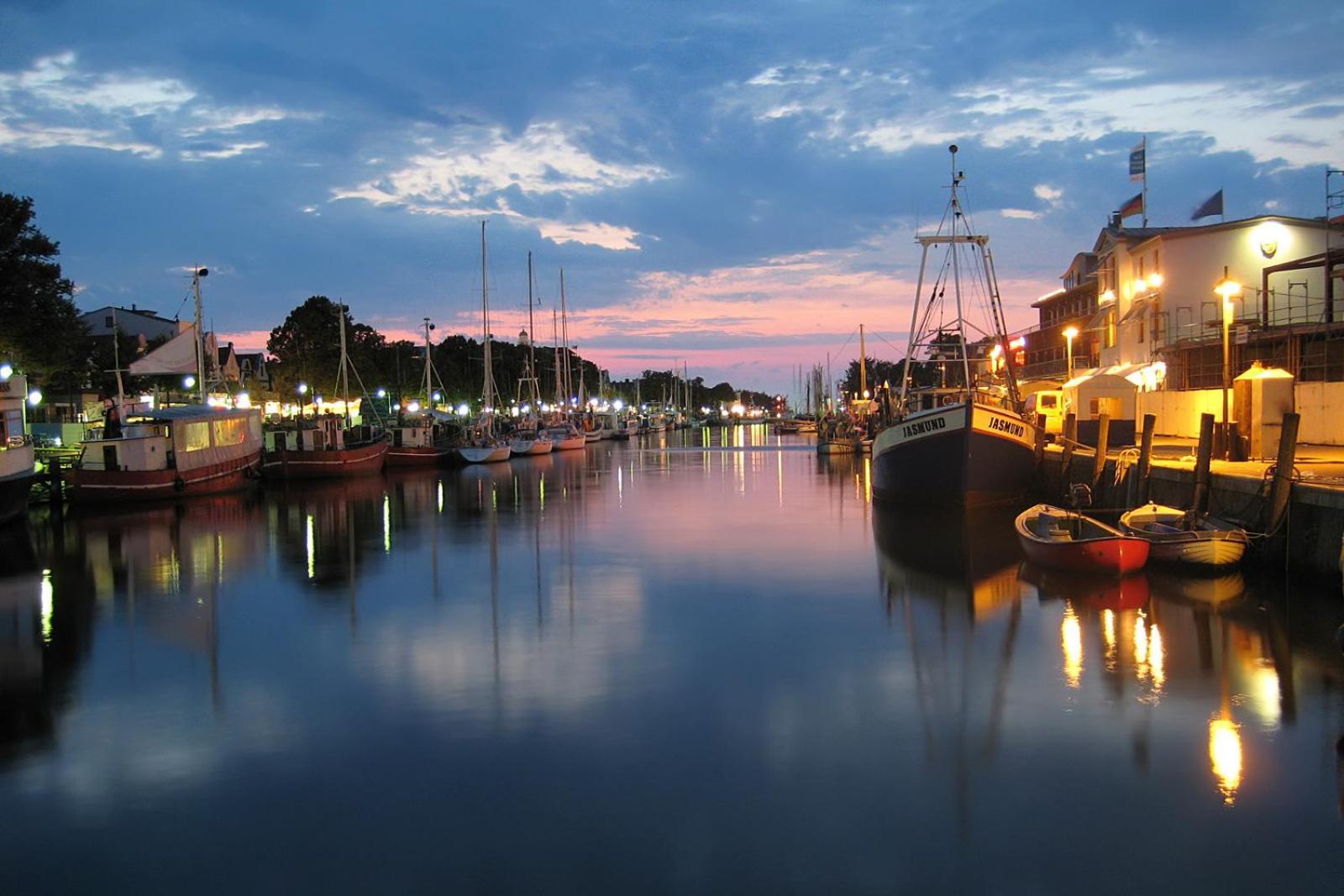 Sommerhaus Am Bach Rostock Esterno foto